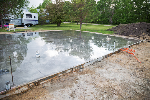 40x40 Concrete Slab - laying concrete